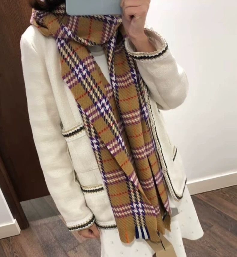 Burberry Burberry Classic Check Wool Scarf Size ONE SIZE - 3 Thumbnail