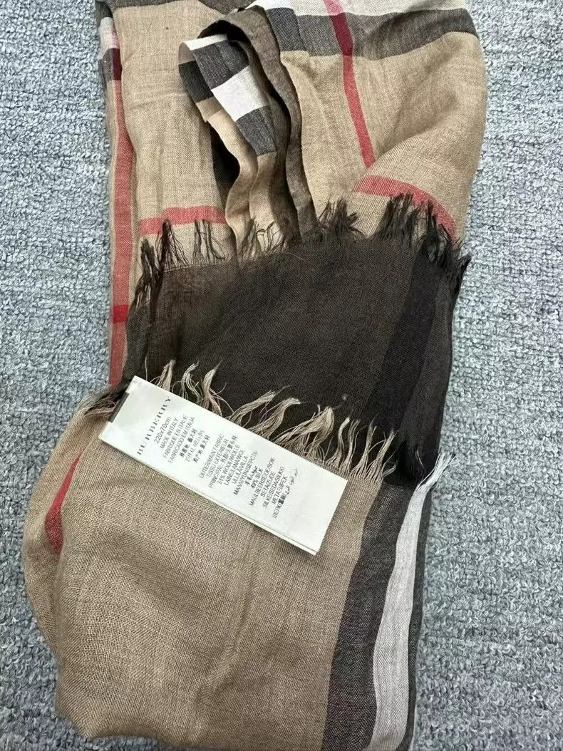 Burberry Burberry Checked Silk Scarf Brand New Size ONE SIZE - 2 Thumbnail