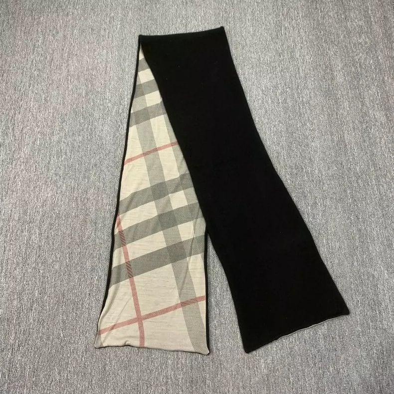 Burberry Burberry Check Scarf in Black and Gray Size ONE SIZE - 2 Thumbnail