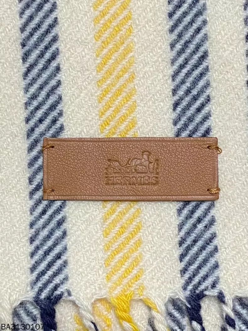 Hermes Hermes Cashmere Plaid Scarf Size ONE SIZE - 4 Thumbnail
