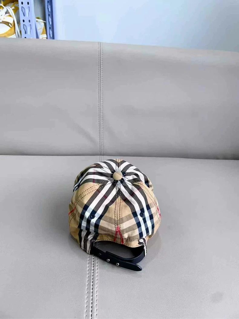 Burberry Burberry Baseball Cap Size S, Excellent Condition Size ONE SIZE - 2 Thumbnail