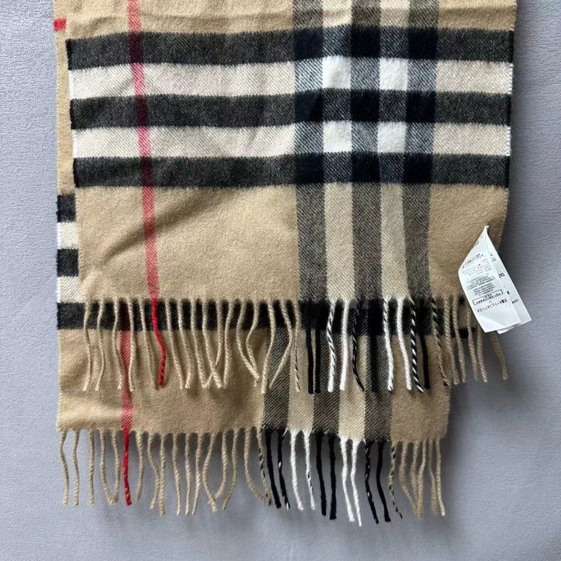 Burberry Burberry Plaid Cashmere Scarf for Women Size ONE SIZE - 3 Thumbnail