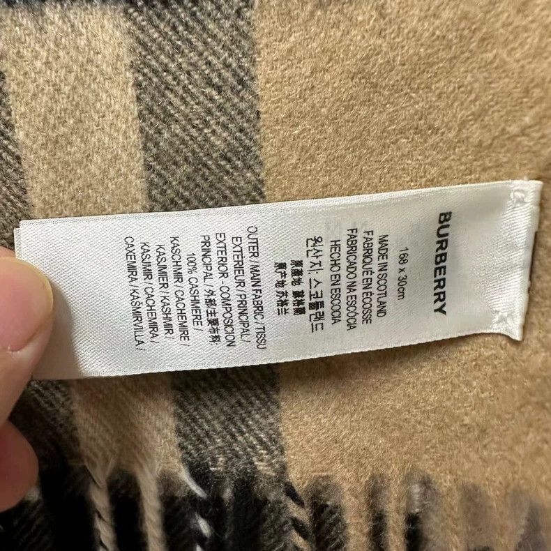 Burberry Burberry Plaid Cashmere Scarf for Women Size ONE SIZE - 6 Thumbnail