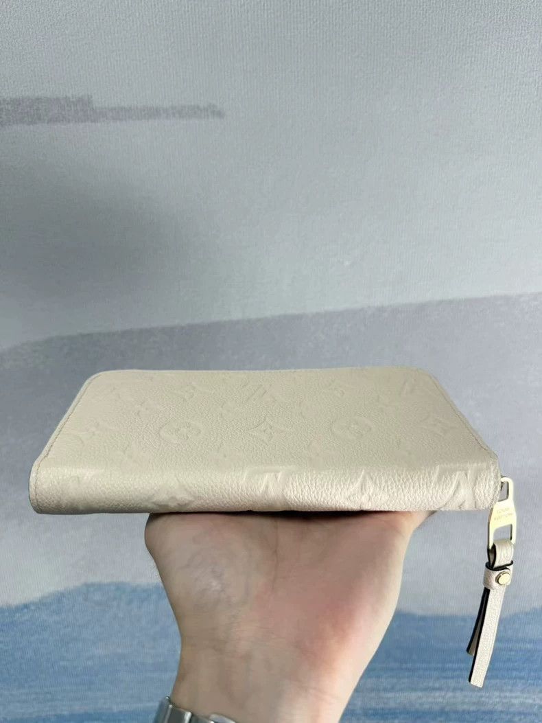 Louis Vuitton Louis Vuitton Beige Monogram Wallet SS24 Collection Size ONE SIZE - 2 Thumbnail