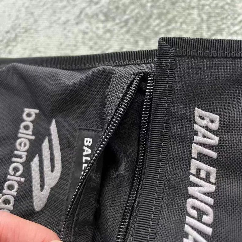 Balenciaga Balenciaga Explorer Logo Crossbody Bag Black Size ONE SIZE - 5 Thumbnail