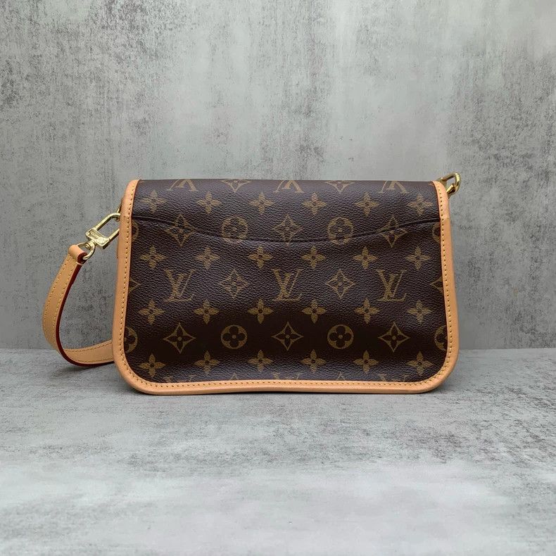 Louis Vuitton LV Diane Small Monogram Crossbody Bag Size ONE SIZE - 4 Thumbnail