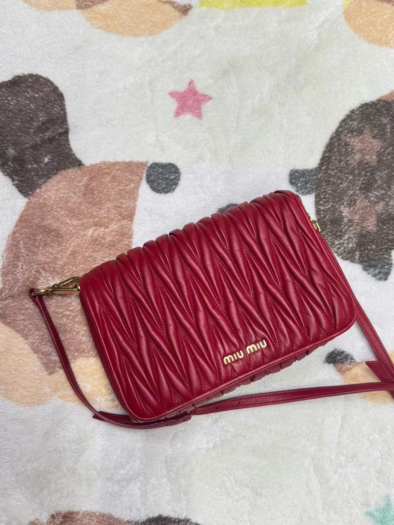 Miu Miu Miu Miu Red Leather Camera Bag Size ONE SIZE - 8 Thumbnail