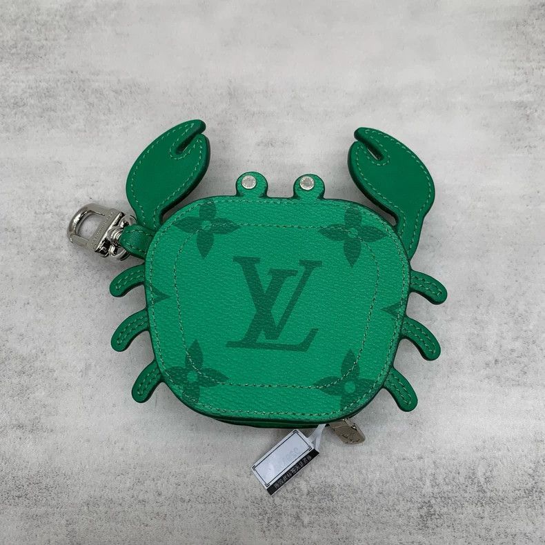 Louis Vuitton Louis Vuitton Green Crab Headphone Case Size ONE SIZE - 3 Thumbnail