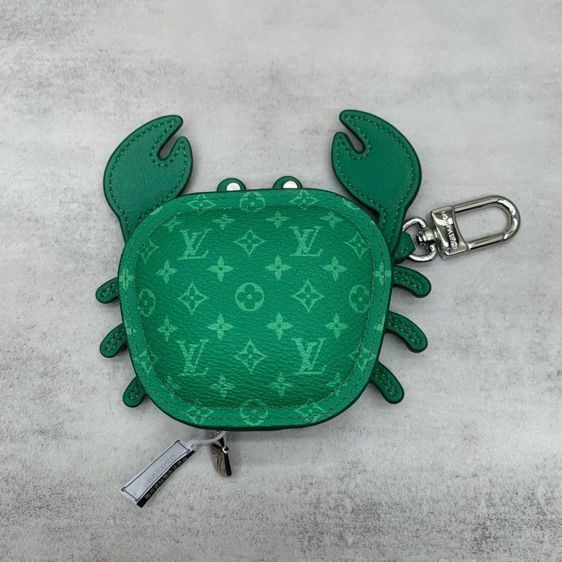 Louis Vuitton Louis Vuitton Green Crab Headphone Case Size ONE SIZE - 2 Thumbnail