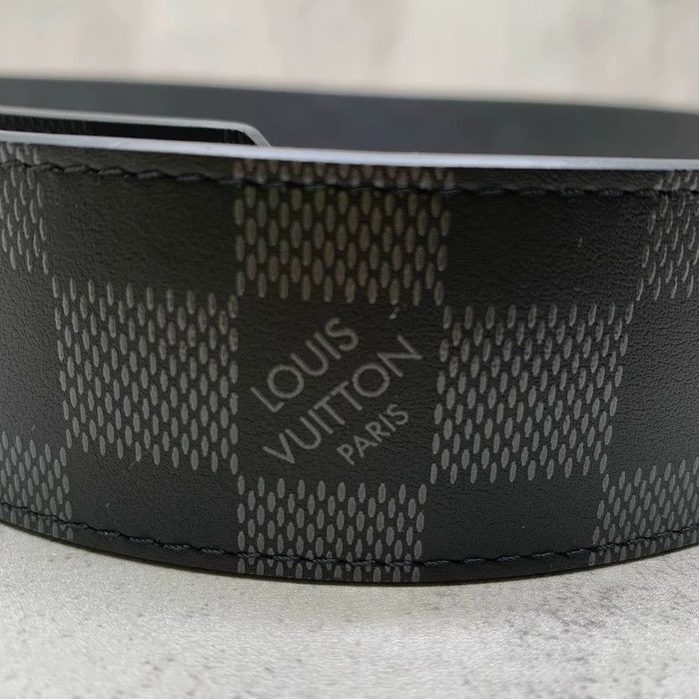 Louis Vuitton Louis Vuitton Black Checkered Belt Size ONE SIZE - 8 Thumbnail