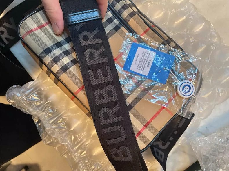 Burberry Burberry Camera Bag Classic Phone Bag Size ONE SIZE - 4 Thumbnail