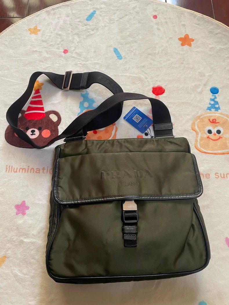 Prada Prada Green Crossbody Shoulder Bag Authentic Size ONE SIZE - 3 Thumbnail
