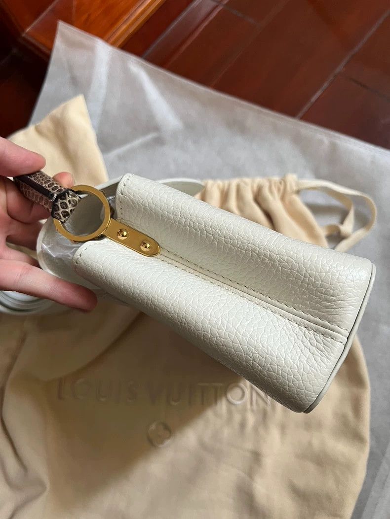 Louis Vuitton Louis Vuitton Capucines Mini White Bag Size ONE SIZE - 6 Thumbnail