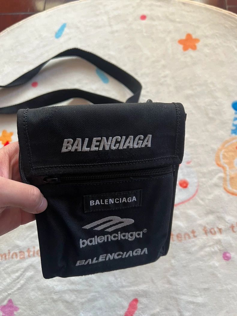 Balenciaga Balenciaga Crossbody Phone Bag Authentic Product Size ONE SIZE - 3 Thumbnail