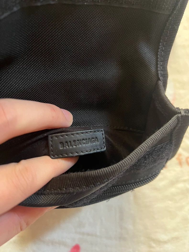 Balenciaga Balenciaga Crossbody Phone Bag Authentic Product Size ONE SIZE - 6 Thumbnail