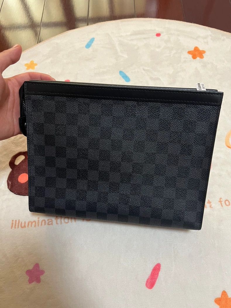 Louis Vuitton Louis Vuitton Black Checkerboard Clutch Bag Size ONE SIZE - 2 Thumbnail