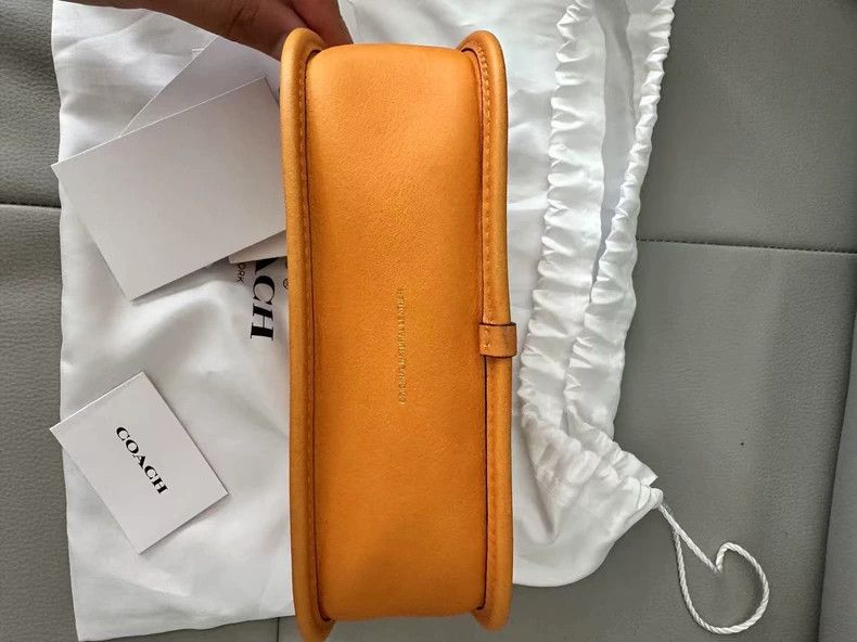 Coach Coach Shoulder Bag in New Condition Size ONE SIZE - 4 Thumbnail