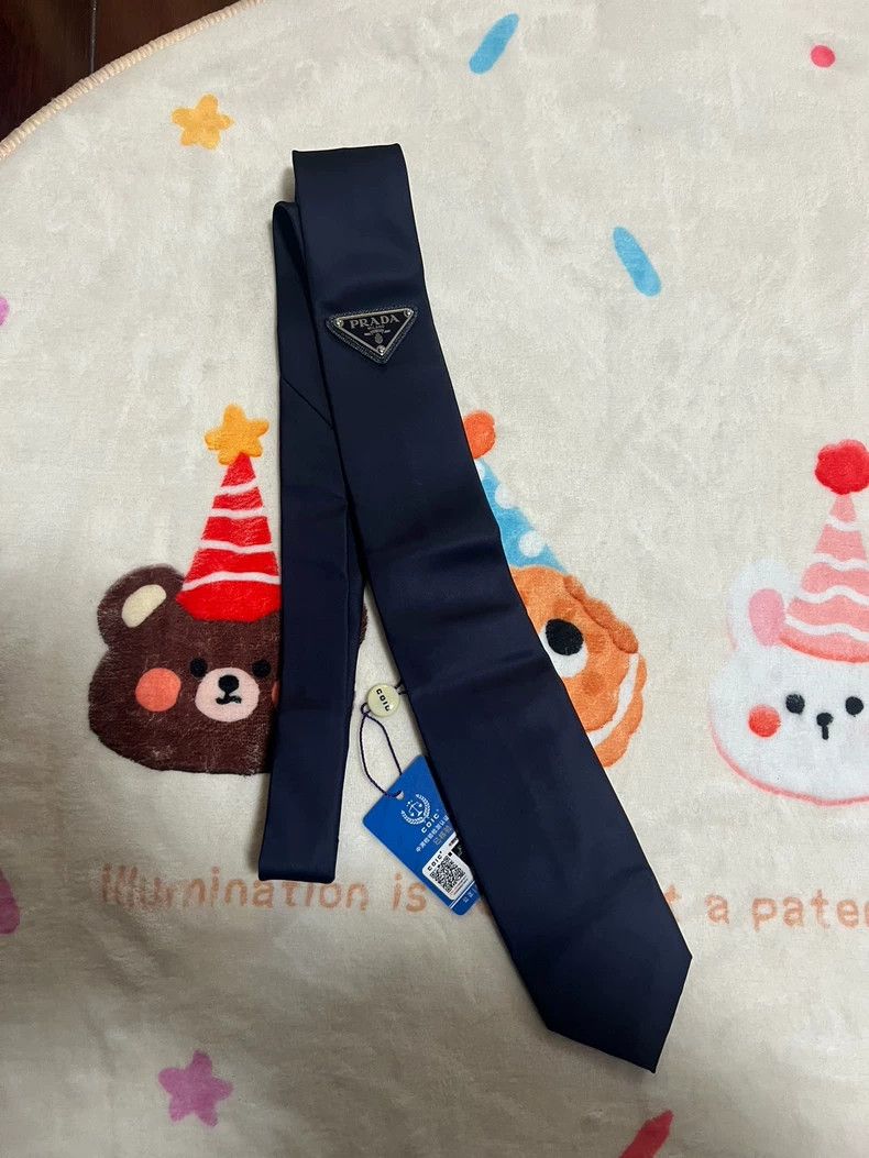 Prada Prada Tie with Triangle Logo for Sale Size ONE SIZE - 3 Thumbnail