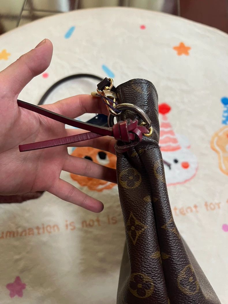Louis Vuitton Louis Vuitton Monogram Bucket Bag with Strap Size ONE SIZE - 4 Thumbnail