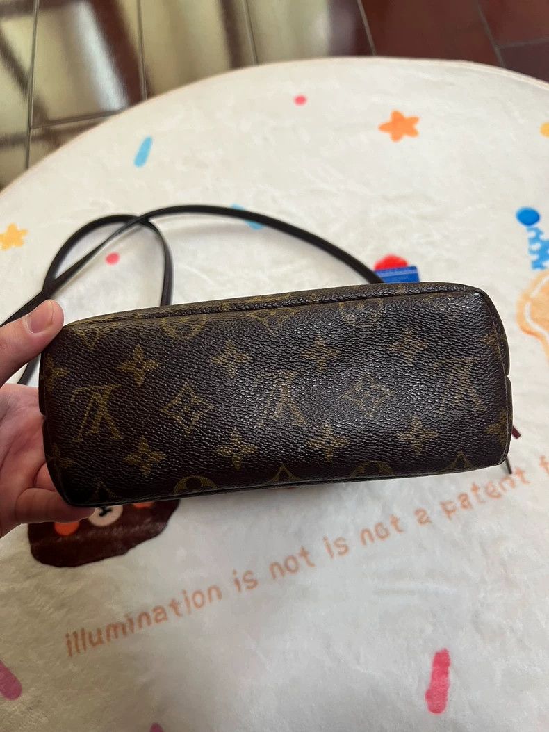 Louis Vuitton Louis Vuitton Monogram Bucket Bag with Strap Size ONE SIZE - 2 Thumbnail
