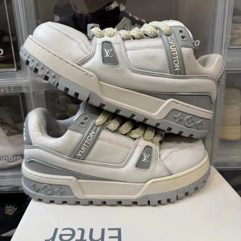 Louis Vuitton Lv Trainer Sneakers Gray and White Size 6 Size US 6 / EU 39 - 6 Thumbnail