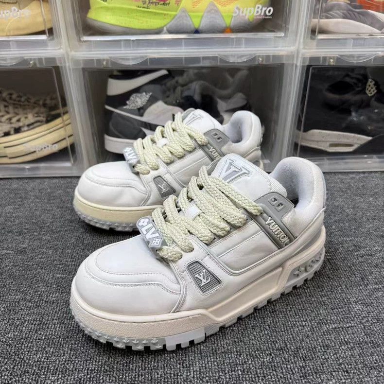 Louis Vuitton Lv Trainer Sneakers Gray and White Size 6 Size US 6 / EU 39 - 5 Thumbnail
