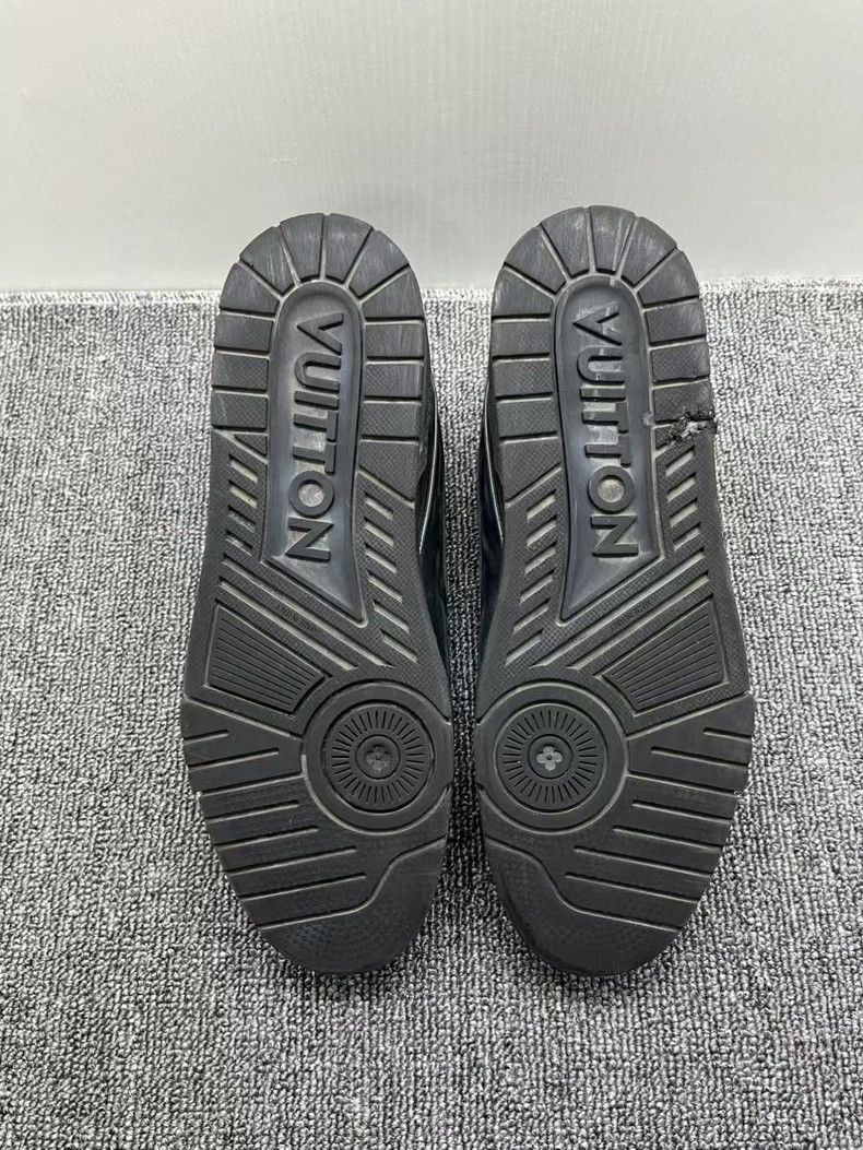 Louis Vuitton Louis Vuitton Trainer Black Sneakers Size 9 Size US 9 / EU 42 - 5 Thumbnail