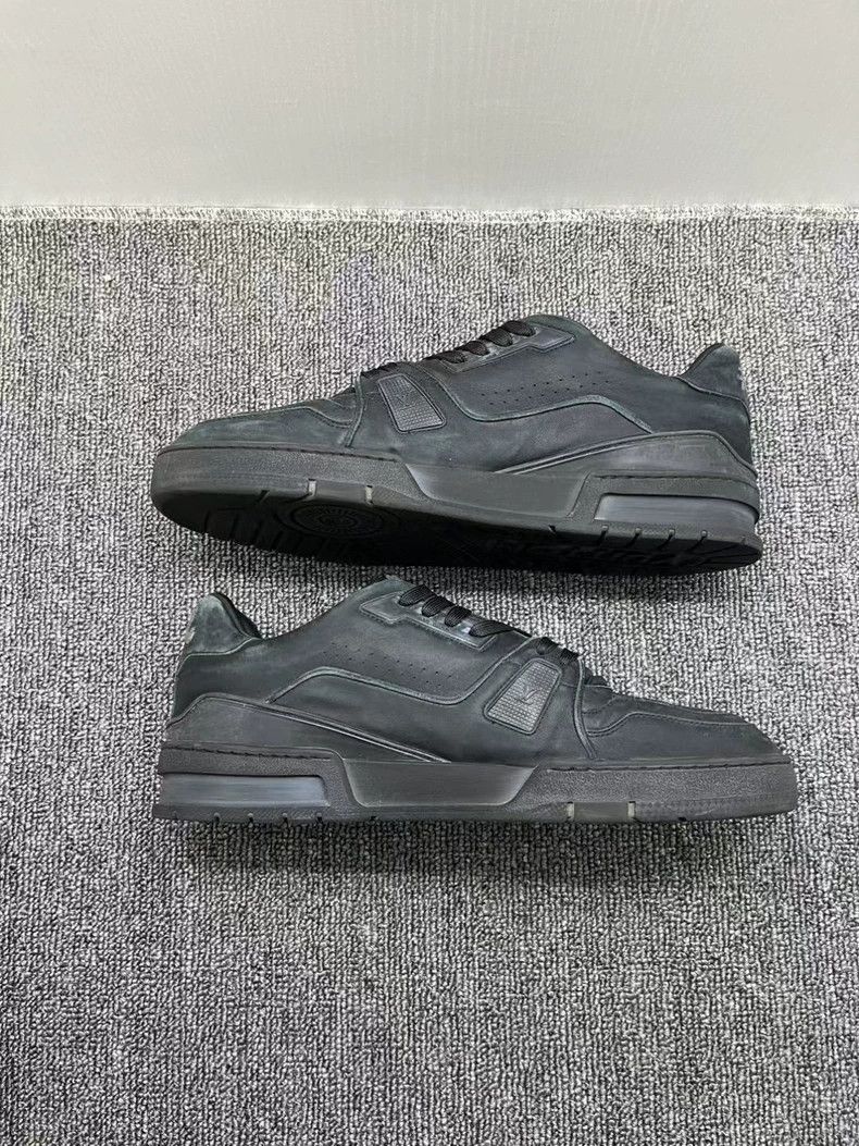 Louis Vuitton Louis Vuitton Trainer Black Sneakers Size 9 Size US 9 / EU 42 - 3 Thumbnail