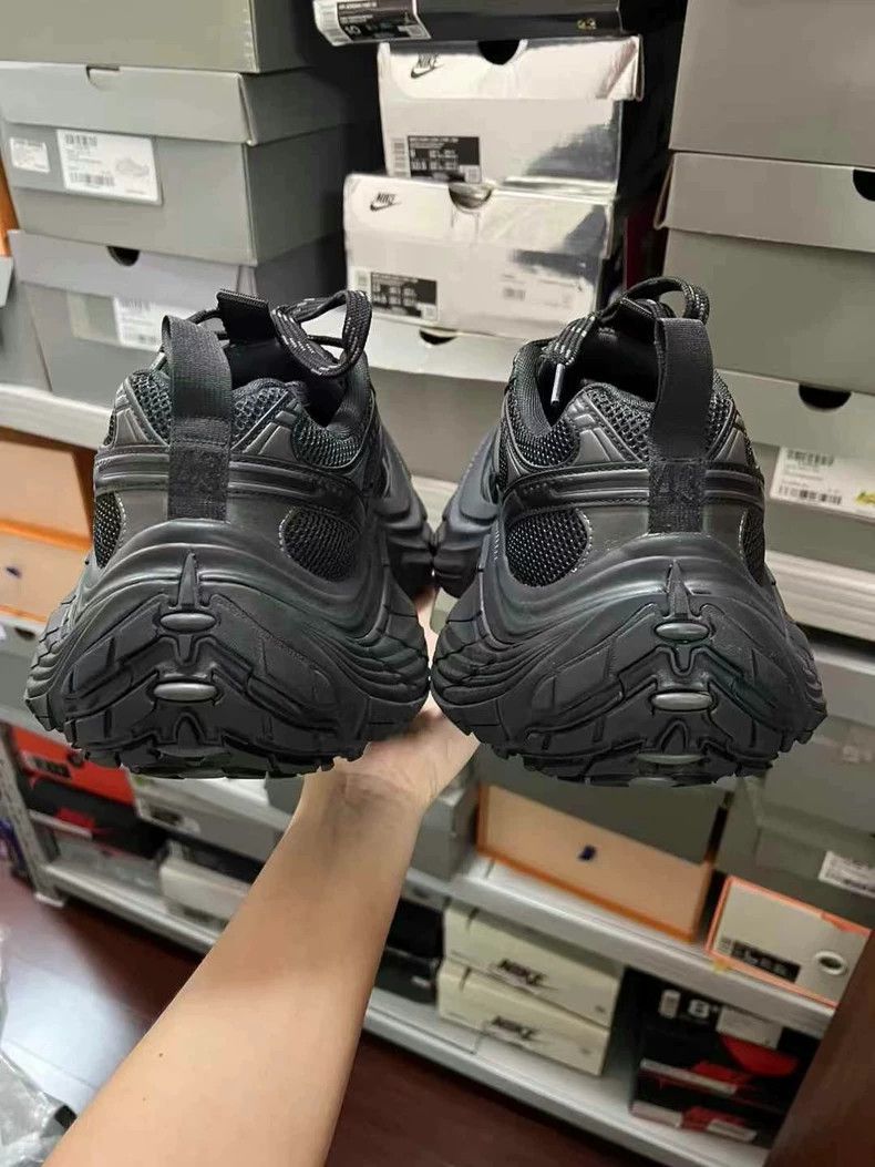 Balenciaga Balenciaga 10XL Black Sneakers Size 43 Size US 10 / EU 43 - 3 Thumbnail