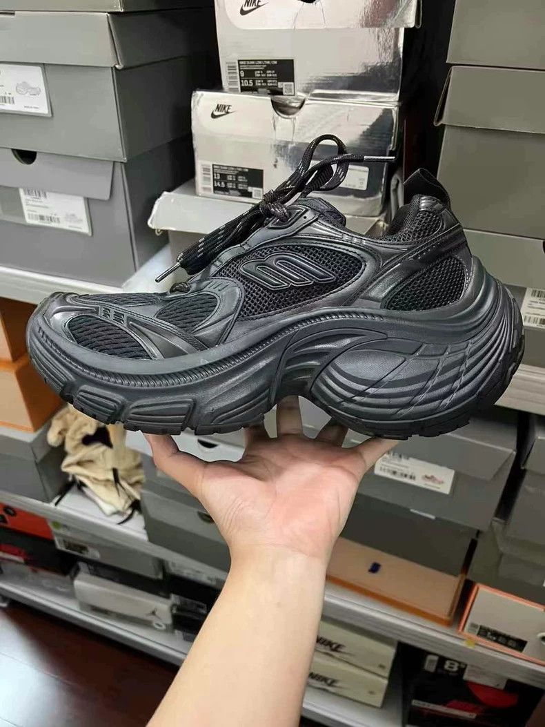 Balenciaga Balenciaga 10XL Black Sneakers Size 43 Size US 10 / EU 43 - 9 Thumbnail