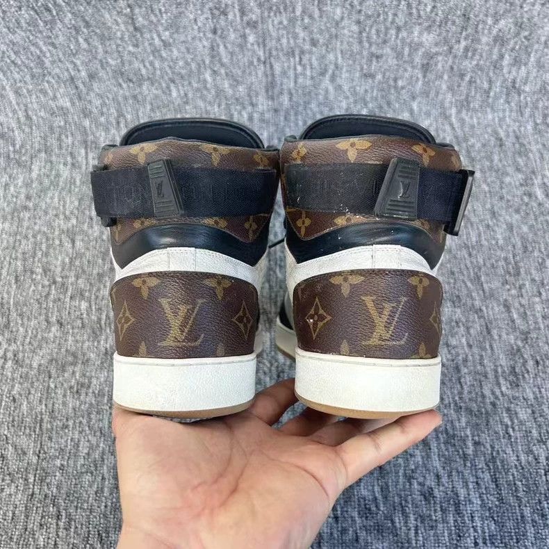 Louis Vuitton Louis Vuitton Rivoli High-Top Sneakers Black White Size US 9.5 / EU 42-43 - 6 Thumbnail