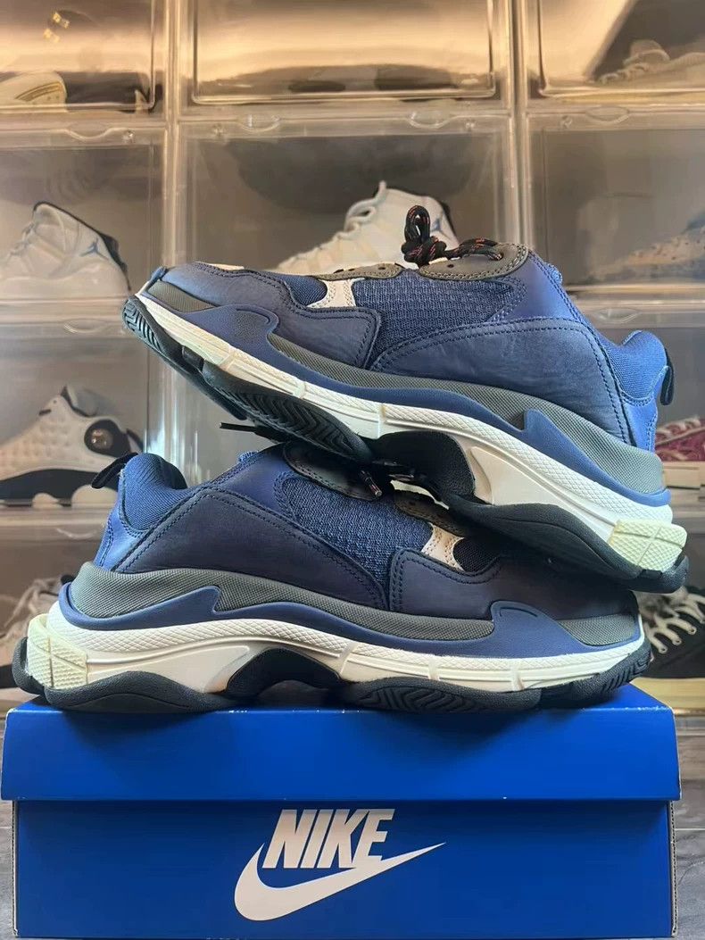 Balenciaga Balenciaga Triple S Sneakers in Misty Blue Size US 10 / EU 43 - 4 Thumbnail