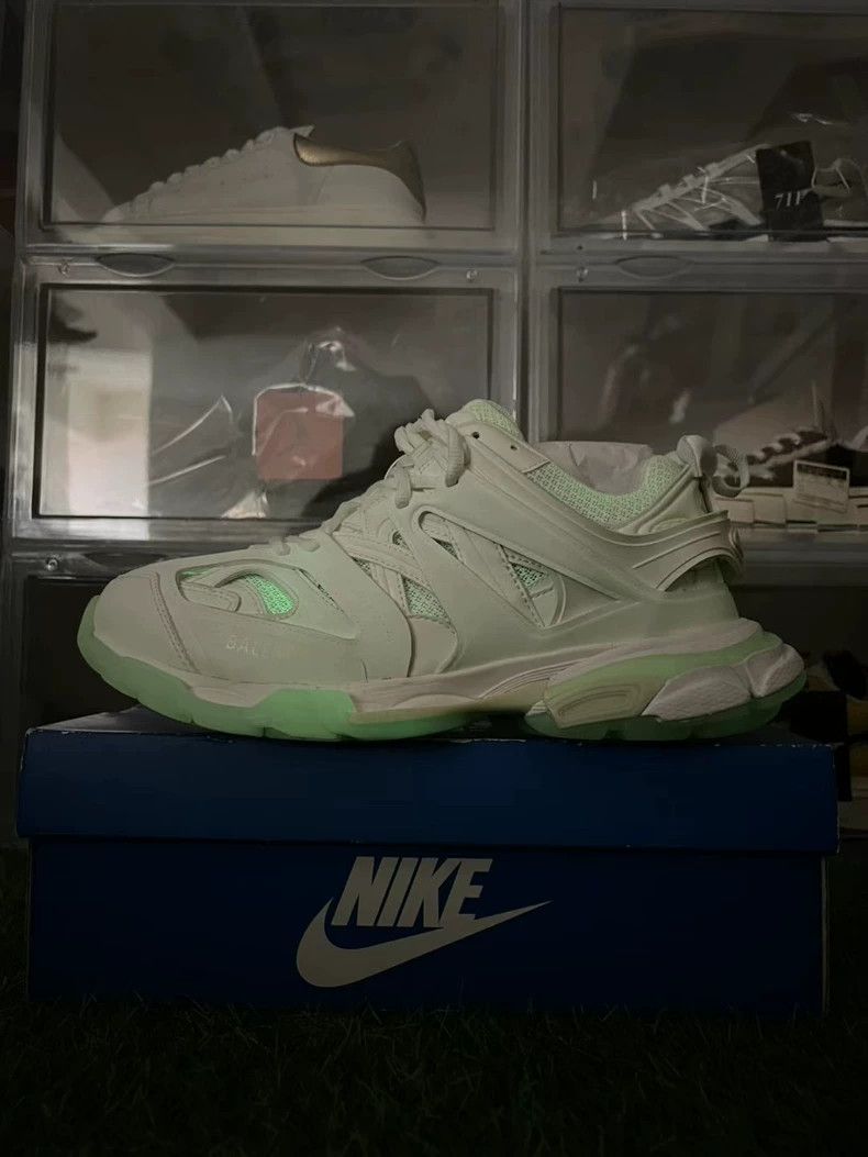 Balenciaga Balenciaga Track Sneakers in Glow White Size US 9 / EU 42 - 7 Thumbnail