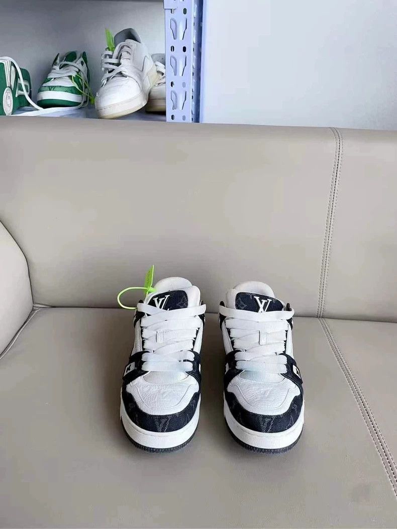 Louis Vuitton Louis Vuitton LV Trainer Black and White Sneakers Size US 10 / EU 43 - 6 Thumbnail