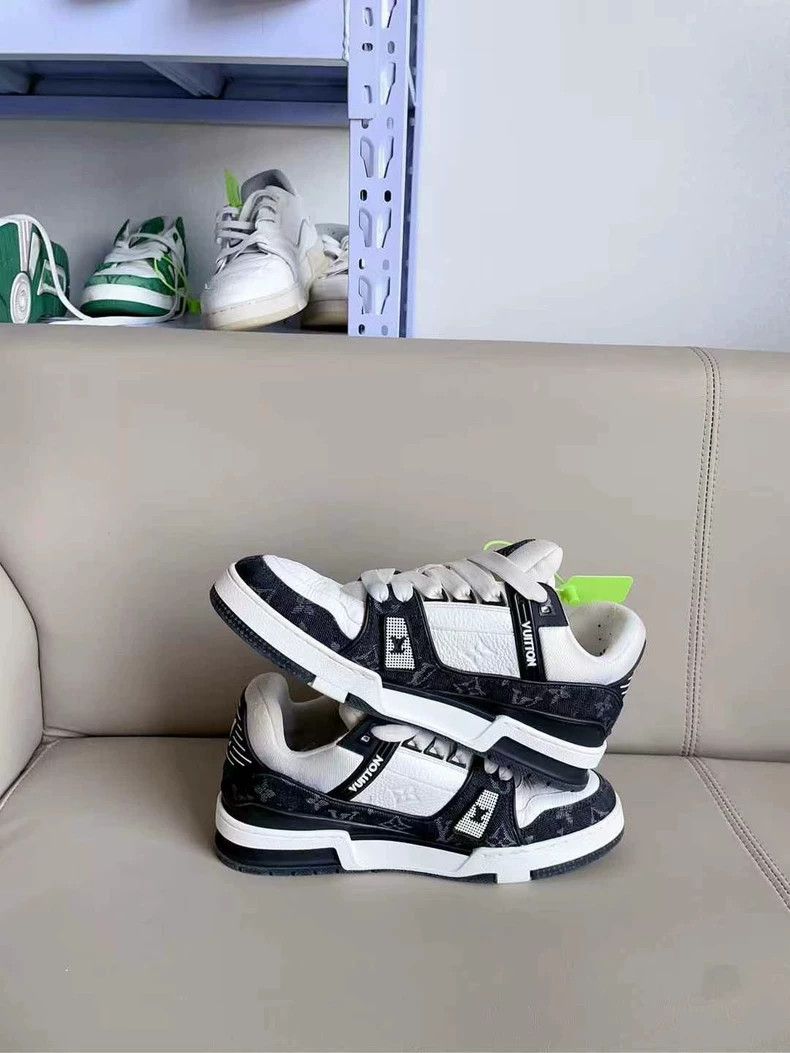Louis Vuitton Louis Vuitton LV Trainer Black and White Sneakers Size US 10 / EU 43 - 4 Thumbnail