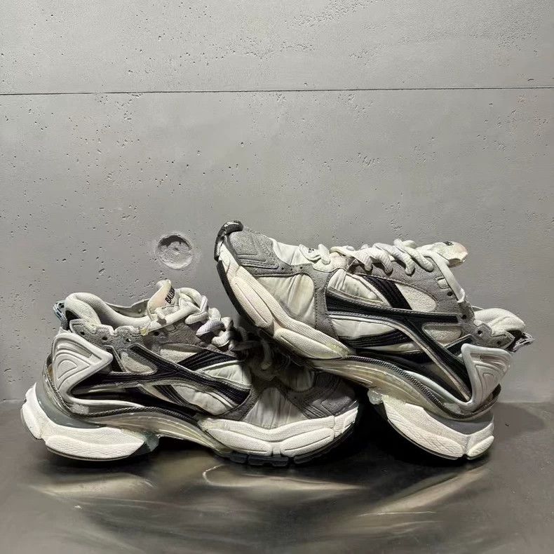 Balenciaga Balenciaga Runner Distressed Gray Black Sneakers Size US 10.5 / EU 43-44 - 4 Thumbnail