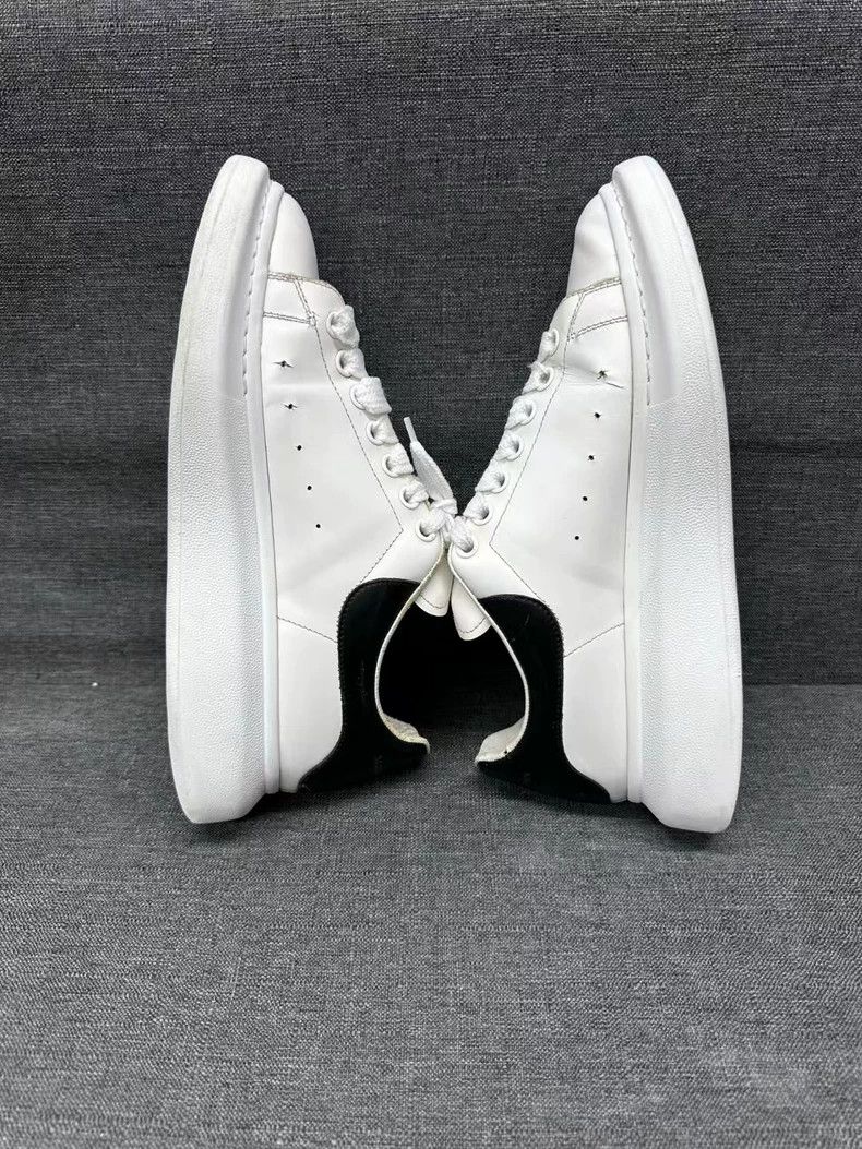 Alexander McQueen Alexander McQueen Black and White Sneakers Size US 10.5 / EU 43-44 - 2 Thumbnail