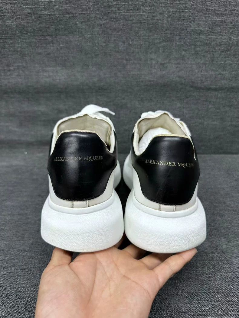 Alexander McQueen Alexander McQueen Black and White Sneakers Size US 10.5 / EU 43-44 - 4 Thumbnail