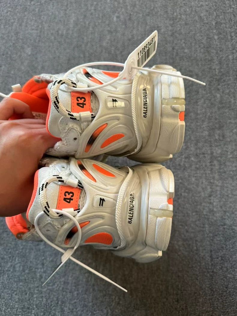 Balenciaga Balenciaga Runner Shoes with Orange Accents Size US 10 / EU 43 - 4 Thumbnail