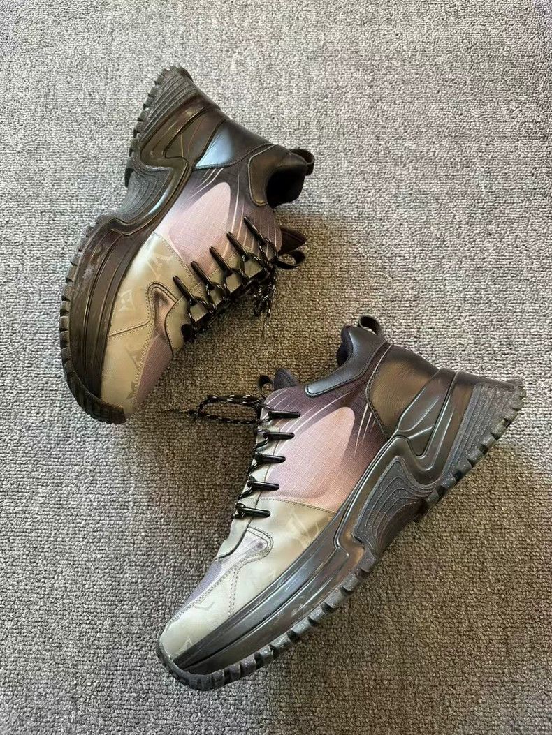 Louis Vuitton Stylish Sneakers with Unique Design and Color Size US 8 / EU 41 - 3 Thumbnail