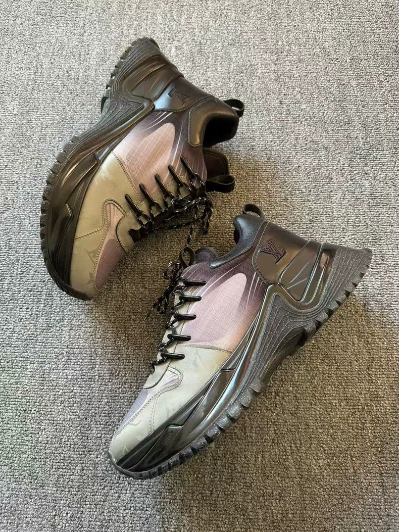Louis Vuitton Stylish Sneakers with Unique Design and Color Size US 8 / EU 41 - 2 Thumbnail