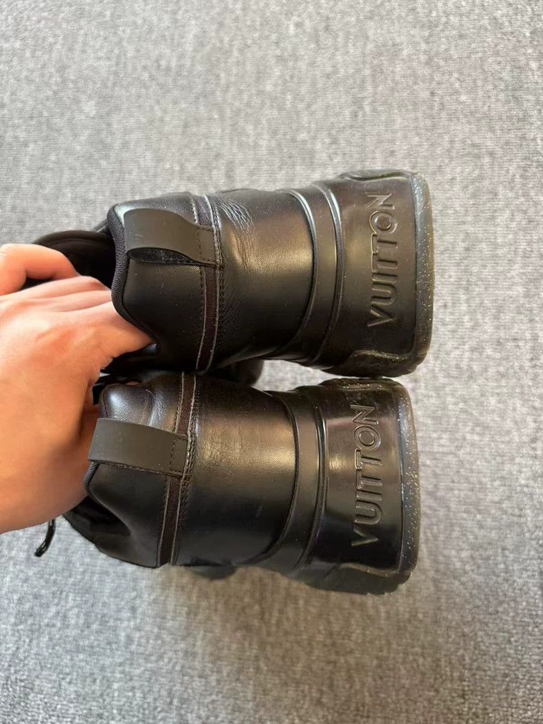 Louis Vuitton Stylish Sneakers with Unique Design and Color Size US 8 / EU 41 - 4 Thumbnail