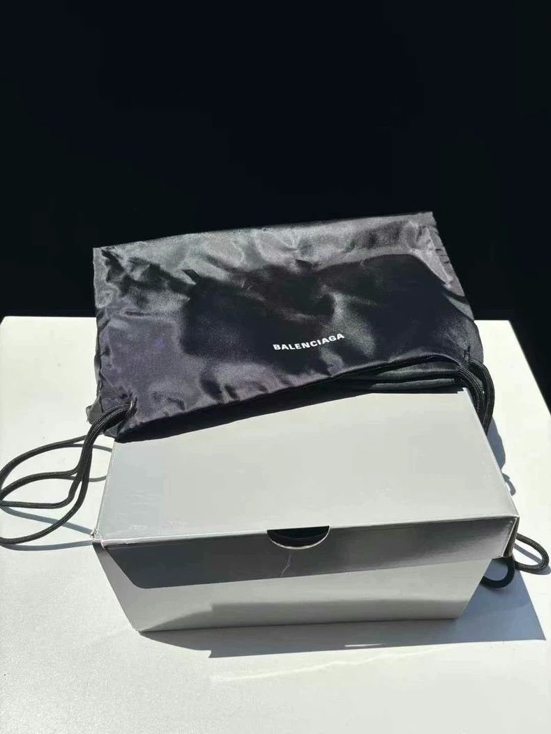 Dior Travis Scott x DIOR Collaboration Sneakers for Men Size US 11 / EU 44 - 8 Thumbnail