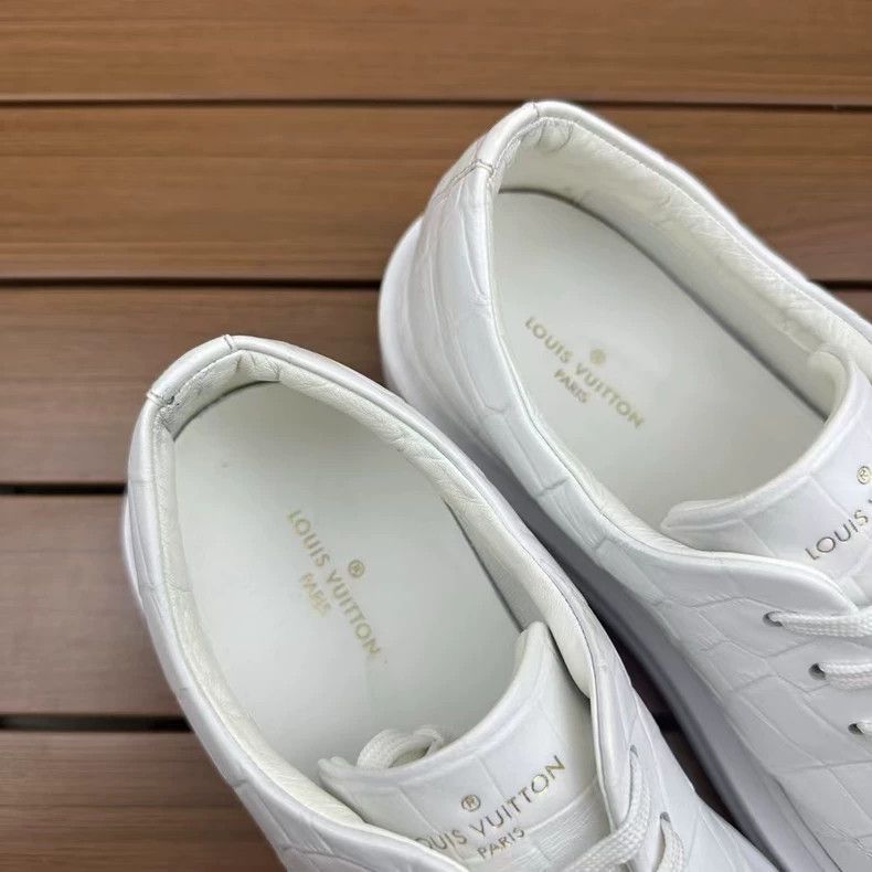 Louis Vuitton LV Crocodile Pattern Casual Sneakers in White Size US 10 / EU 43 - 7 Thumbnail