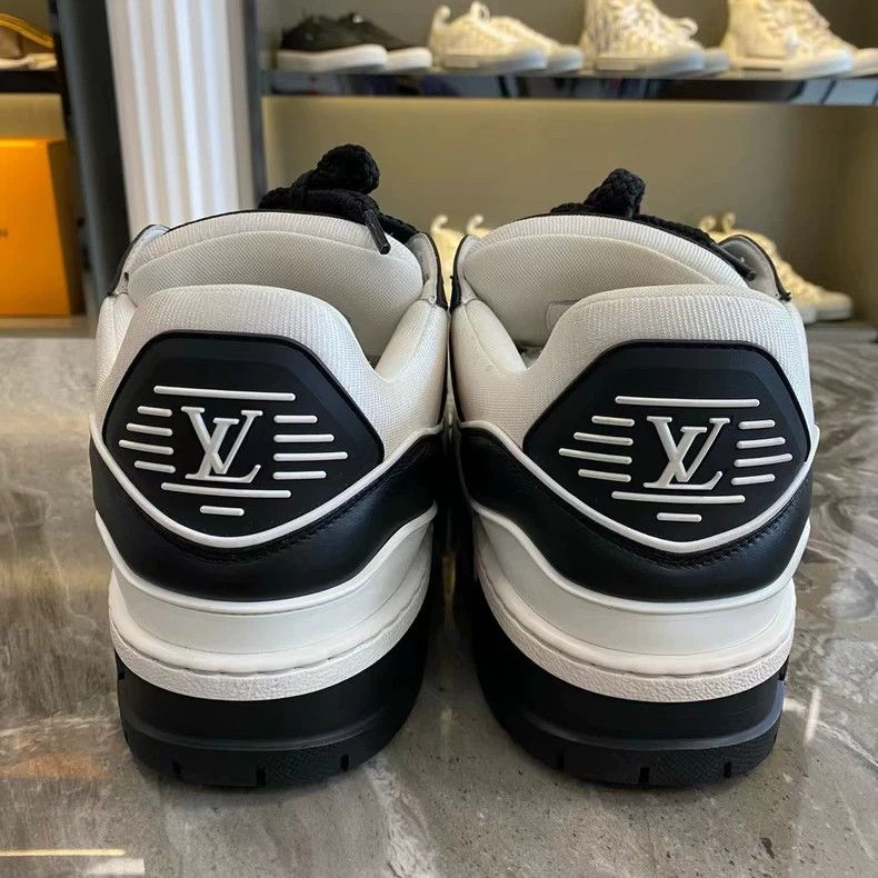 Louis Vuitton LV Trainer Maxi Sneakers in White and Black Size US 11 / EU 44 - 3 Thumbnail