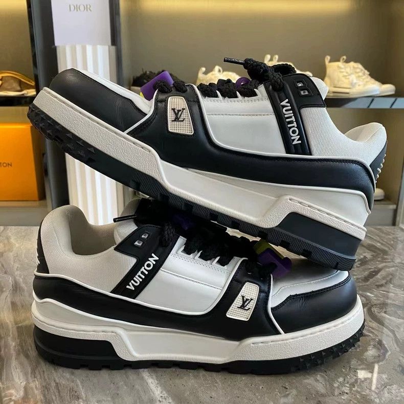 Louis Vuitton LV Trainer Maxi Sneakers in White and Black Size US 11 / EU 44 - 5 Thumbnail