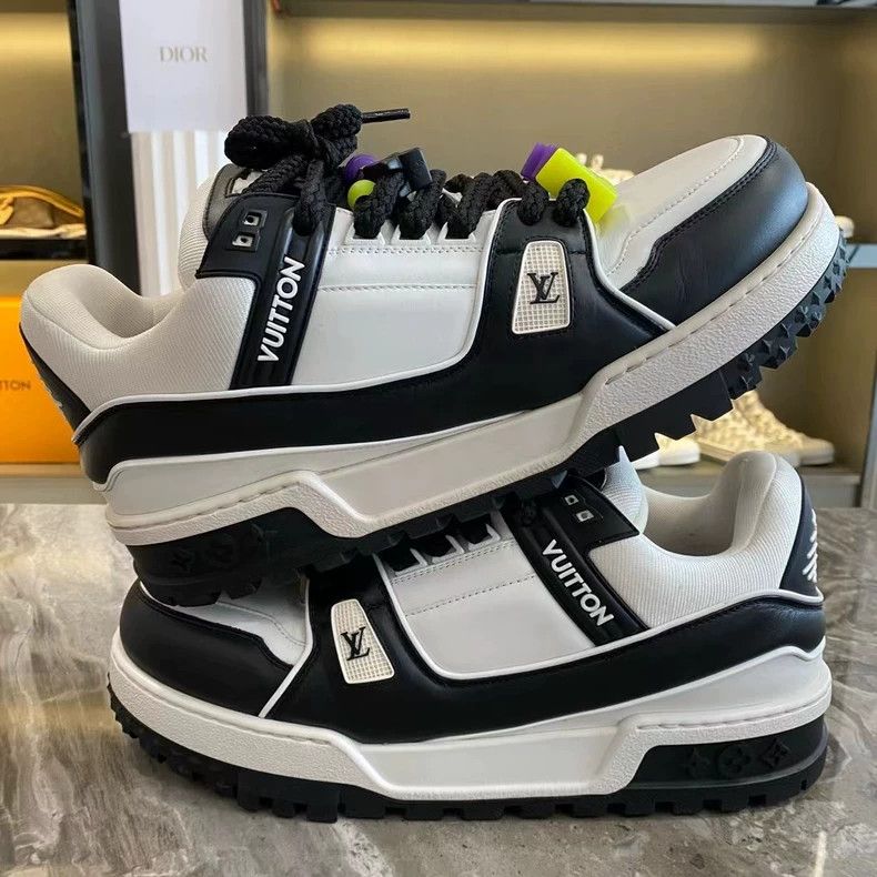 Louis Vuitton LV Trainer Maxi Sneakers in White and Black Size US 11 / EU 44 - 6 Thumbnail