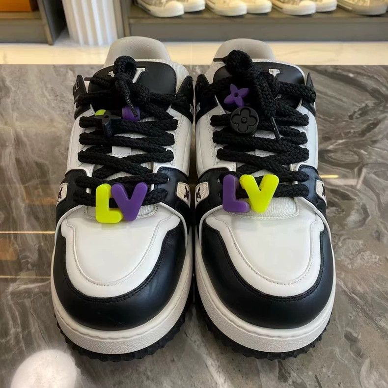 Louis Vuitton LV Trainer Maxi Sneakers in White and Black Size US 11 / EU 44 - 2 Thumbnail
