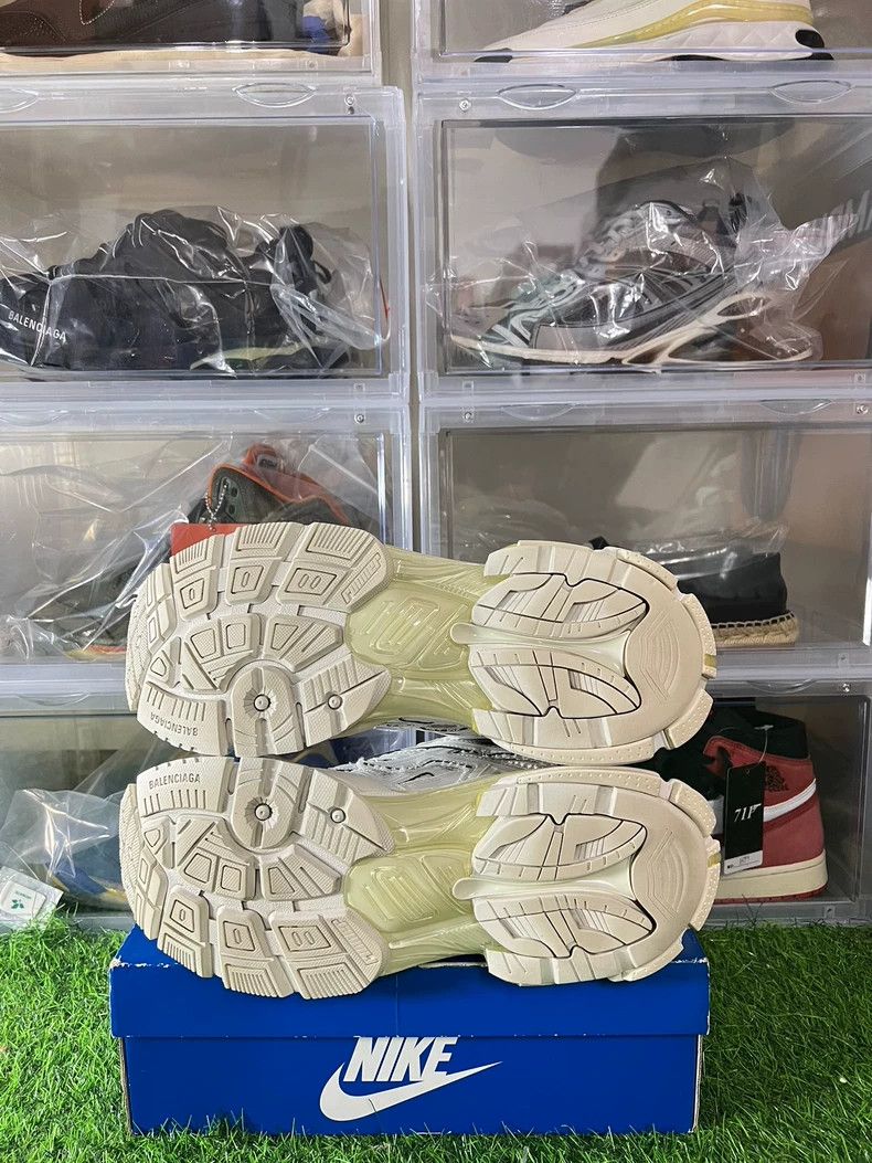 Balenciaga Balenciaga Runner Sports Shoes with Original Box Size US 10 / EU 43 - 6 Thumbnail