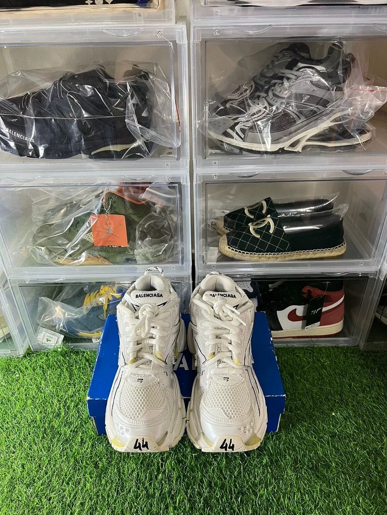 Balenciaga Balenciaga Runner Sports Shoes with Original Box Size US 10 / EU 43 - 2 Thumbnail